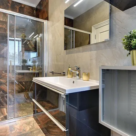 Modern With Pool In * Premantura