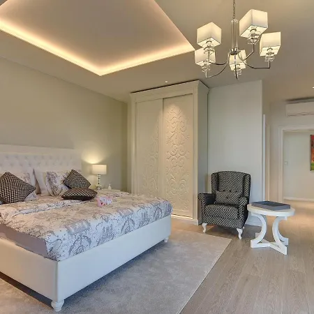 Modern With Pool In * Premantura