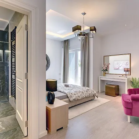 Modern With Pool In Premantura