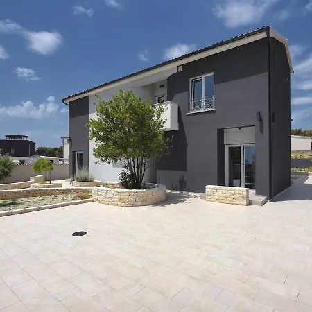 In With Pool Near Villa *